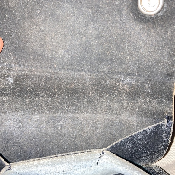 Harley Davidson long wallet don’t know if it’s authentic or not no stamps - Picture 2 of 3